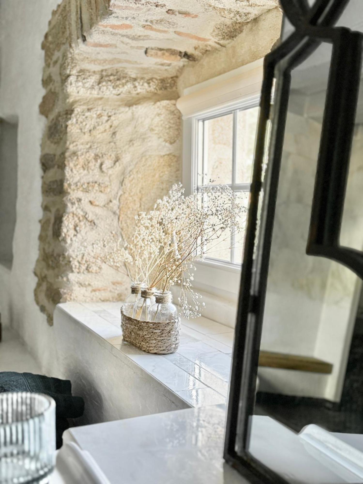 Manoir Medieval Art Deco - Logis Des 3 Artistes Sevremont Luaran gambar