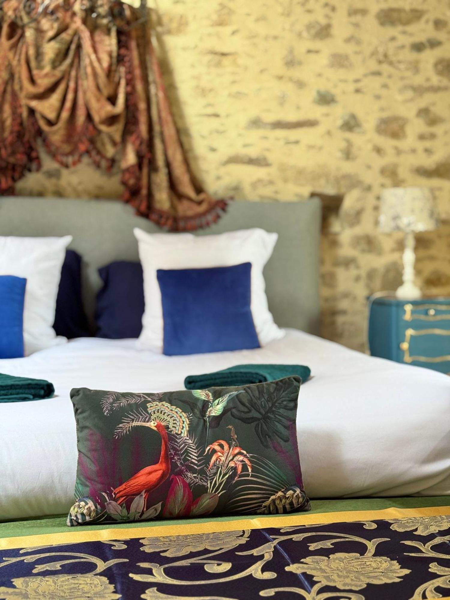 Manoir Medieval Art Deco - Logis Des 3 Artistes Sevremont Luaran gambar